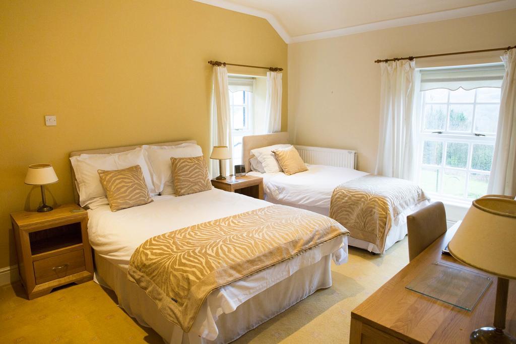 מרת'יר טידפיל Llwyn Onn Guest House מראה חיצוני תמונה