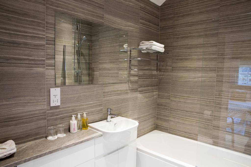 מרת'יר טידפיל Llwyn Onn Guest House מראה חיצוני תמונה