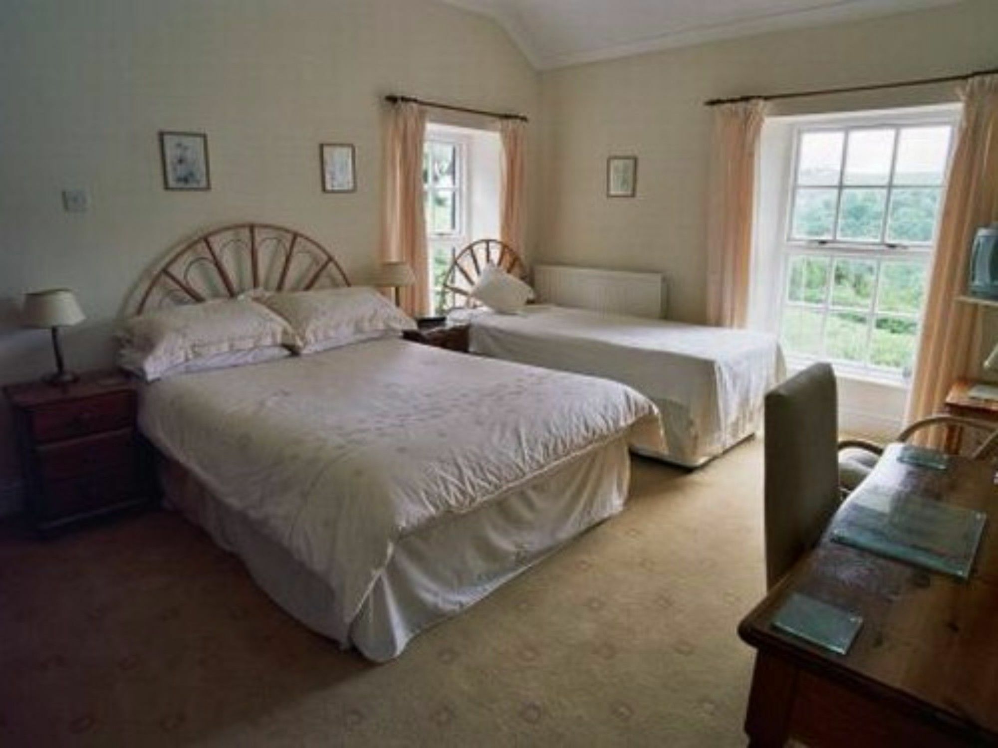 מרת'יר טידפיל Llwyn Onn Guest House מראה חיצוני תמונה